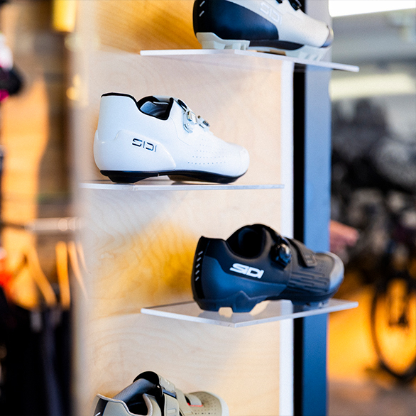 Fahrradschuhe und Zubehör im Store von Radsport Steixner in Fulpmes.